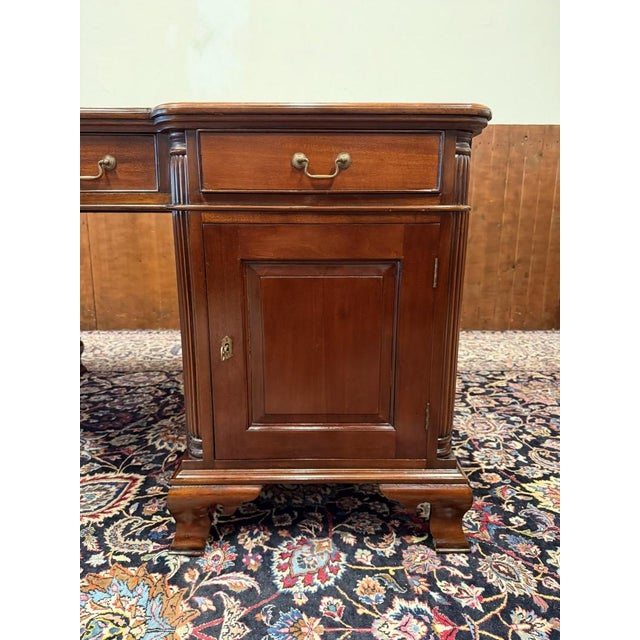 English Chesterfield Desk with Green Leather For Sale - Image 11 of 18