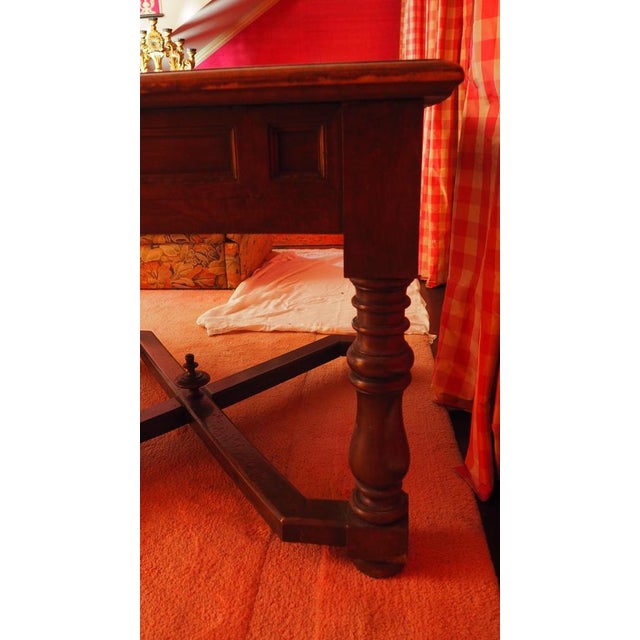 Louis XIV Veneto Table in Walnut For Sale - Image 5 of 18