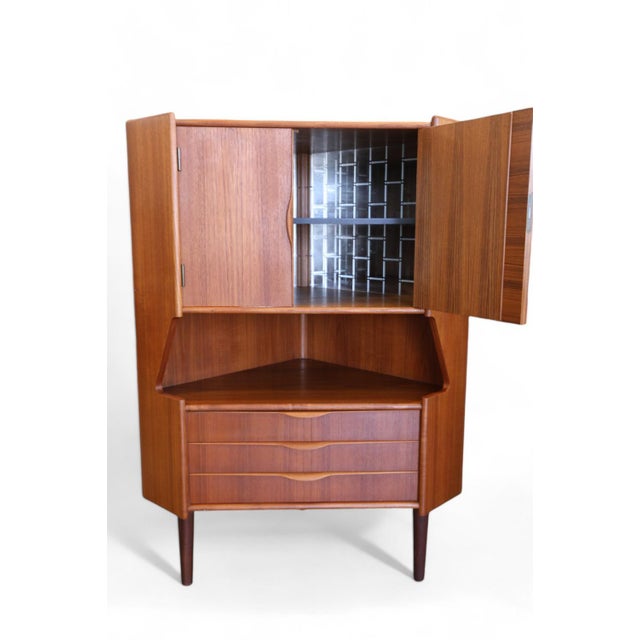 Danish Teak Corner Cabinet with Bar from Omann Jun, 1960s For Sale - Image 11 of 13