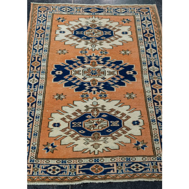 Turkish Turkish Vintage Rug 2'8" x 4' #20566 For Sale - Image 3 of 8