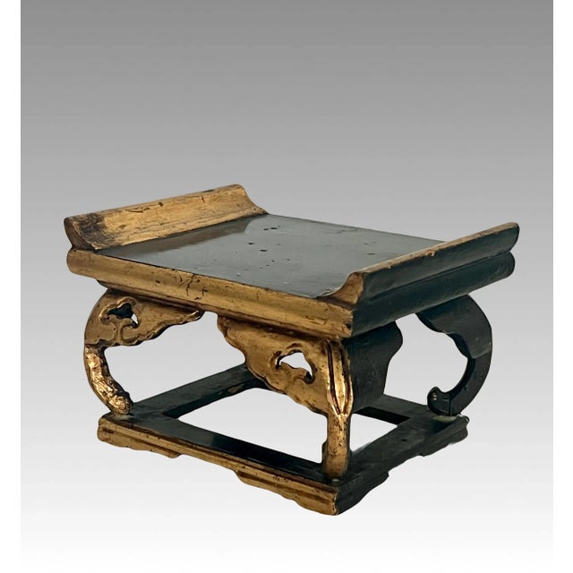 Early 20th Century Antique Black and Gold Altar Style Chinese Carved Wood Display Stand / Pedestal For Sale - Image 5 of 7