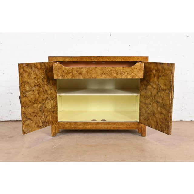 1970s Henredon Mid-Century Hollywood Regency Chinoiserie Faux Tortoise Shell Bar Cabinet, Circa 1970s For Sale - Image 5 of 12