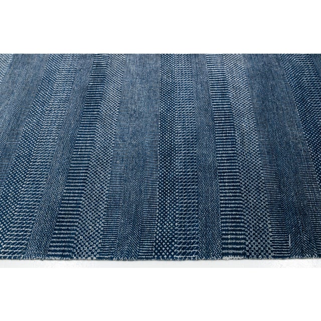 2020s Modern Savannah Hand-Knotted Indigo Blue Wool Area Rug – Coastal Luxury Accent For Sale - Image 5 of 8