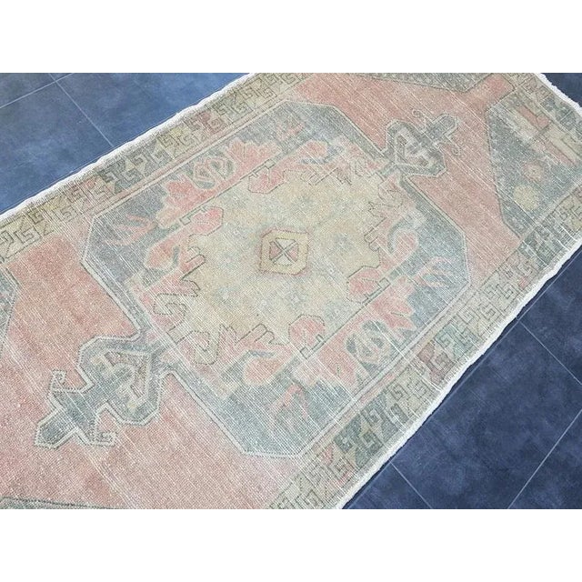 1960s Vintage Floral Handmade Rug-3’10’x8’4" For Sale - Image 10 of 11