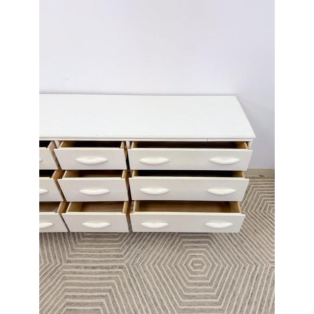 Vintage White Rattan 9-Drawer Dresser Old Florida Ficks Reed Style MCM Coastal For Sale In Tampa - Image 6 of 14