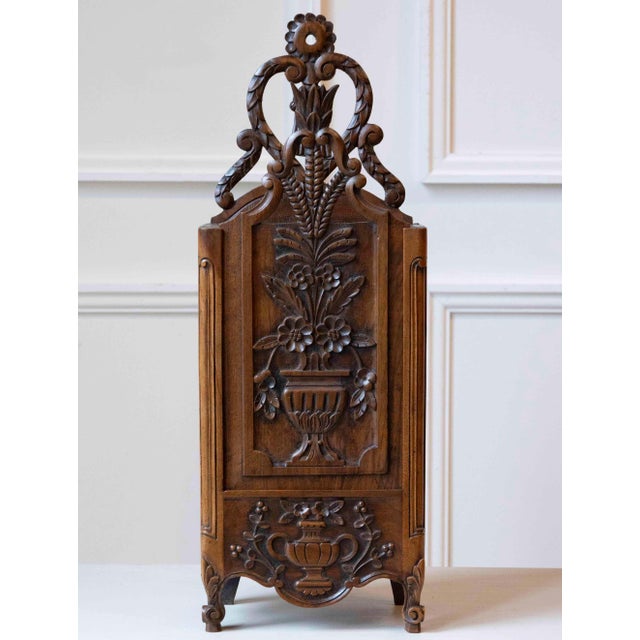 Provençal Fariniero in Carved Walnut, Late 18th Century For Sale - Image 4 of 11
