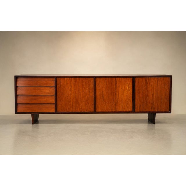 Brown Brazilian Modern Credenza in Rosewood & Pau Marfim, Attributed to Martin Eisler, 1950s For Sale - Image 8 of 18
