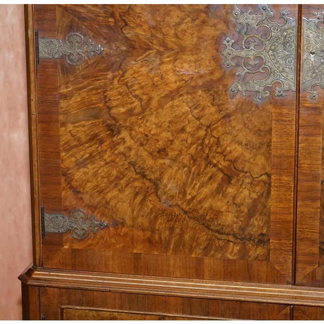 Art Deco Drinks Cabinet with Exquisite Burr Walnut Panels & Cabriole Legs For Sale - Image 6 of 17