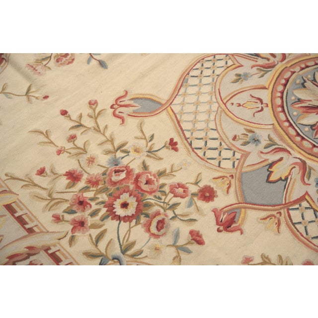 9x12 Vintage Aubusson Flat Weave Wool Rug, Louis XV Rosette Medallion For Sale - Image 10 of 13