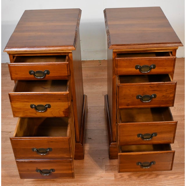 1930s Pair of English Cedar Wood Nightstands Bedside Tables For Sale - Image 10 of 18