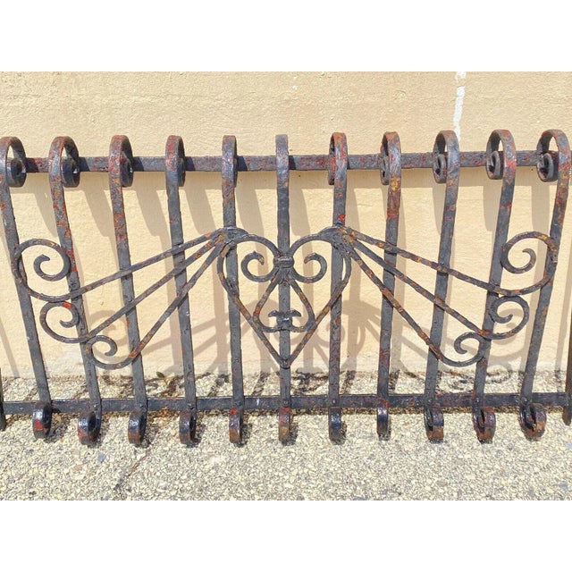 Art Nouveau Antique 1900s Art Nouveau Black Wrought Iron Heart and Scroll Garden Fence Gate For Sale - Image 3 of 12