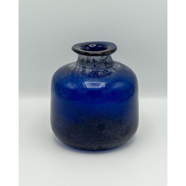 1980s Vintage Hand-Blown Cobalt Blue Scavo Murano Glass Vase from Seguso Vetri D'Arte, 1980s For Sale - Image 5 of 13