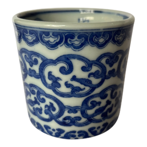 Small Blue and White Chinese Export Porcelain Cup