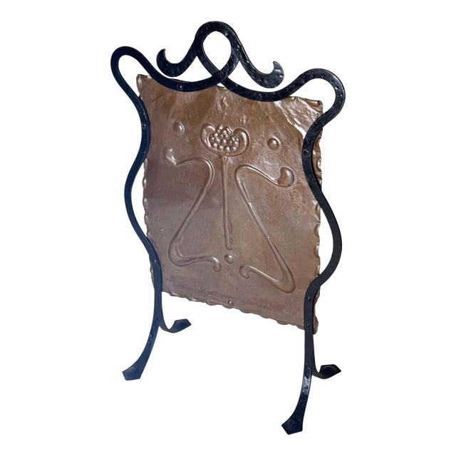Antique Art Nouveau Hammered Copper and Wrought Iron Fireplace Screen, 1890s For Sale