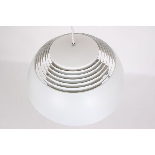 Louis Poulsen White Royal Pendant Lamp by Arne Jacobsen for Louis Poulsen, 1970s For Sale - Image 4 of 7
