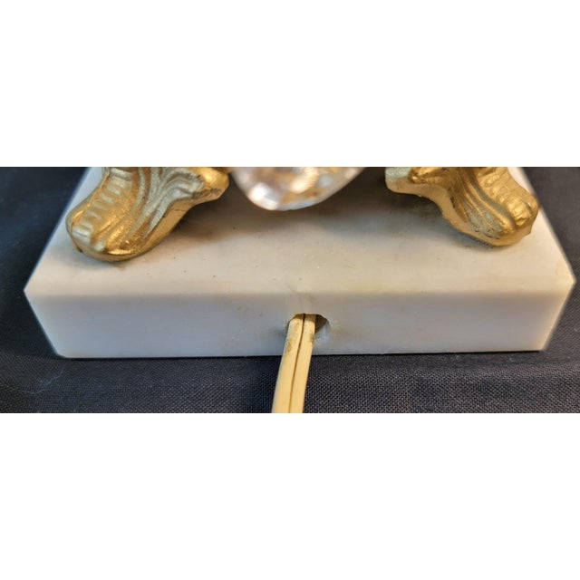 Mid 20th Century Hollywood Regency Lead Crystal Electric Tulip Table Lamp With Teardrop Prisms & Marble Base For Sale - Image 11 of 17