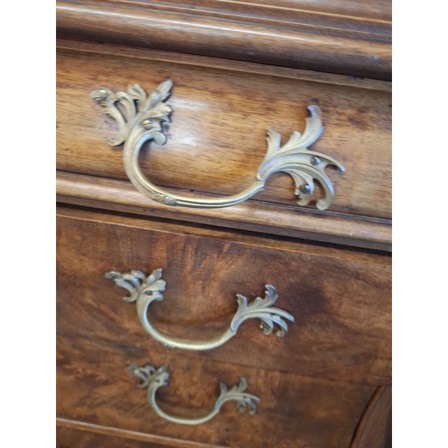 Early 20th Century Walnut Dutch Bombe Breakpoint Cabinet With Claw Feet For Sale - Image 11 of 18