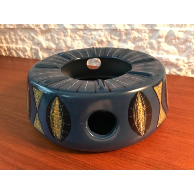 1950s Vintage 1950s Retro Mid-Century Atomic Modern Ceramic Ashtray, Signed For Sale - Image 5 of 11