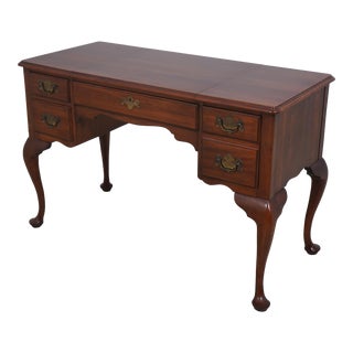 Henkel Harris Cherry Queen Anne Dressing Vanity For Sale