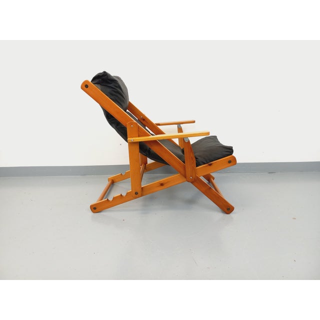 Vintage Adjustable Folding Chaise Lounge in Pine and Faux Leather, 1960s For Sale - Image 3 of 17