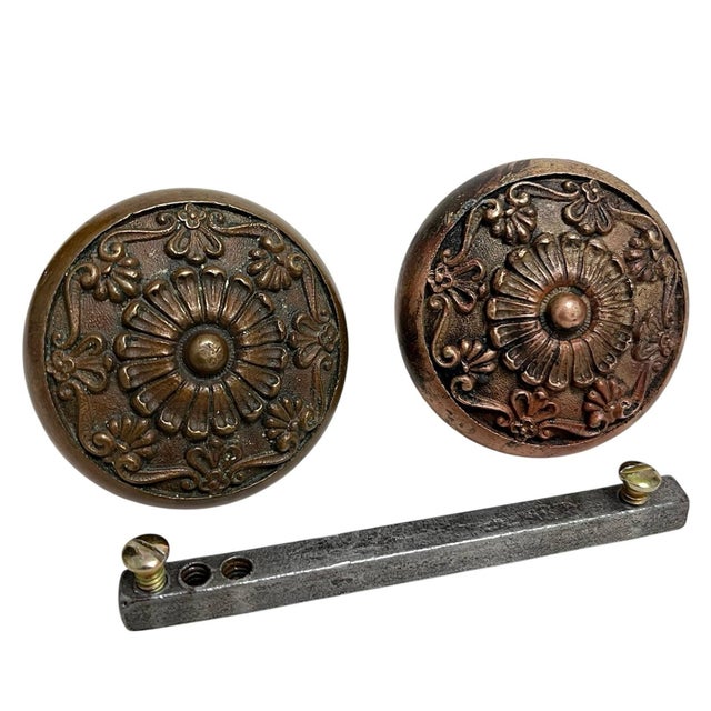 Metal Antique American Bronze Door Knobs With Door Plates - 5 Pieces For Sale - Image 7 of 9