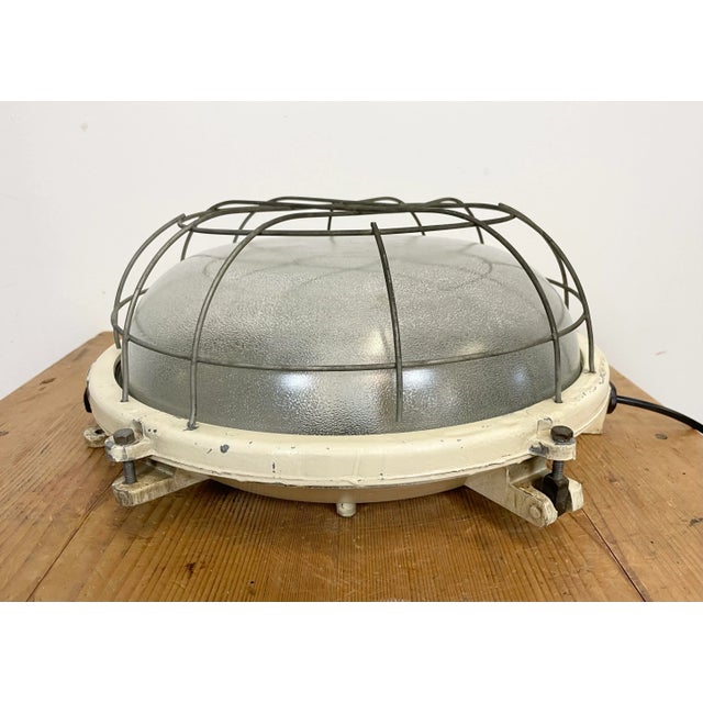 Metal Industrial Cast Aluminium Wall or Ceiling Lamp from Elektrosvit, 1970s For Sale - Image 7 of 13