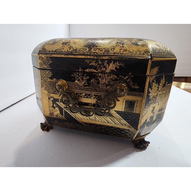 Chinoiserie 19th Century Chinese Gold and Black Lacquer Box For Sale - Image 3 of 9