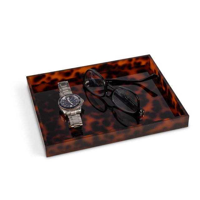 Name: Tortoise Vanity Tray Size: 1.25"H x 10"W x 8"D Uber chic and ever so timeless, tortoise is celebrated with our...