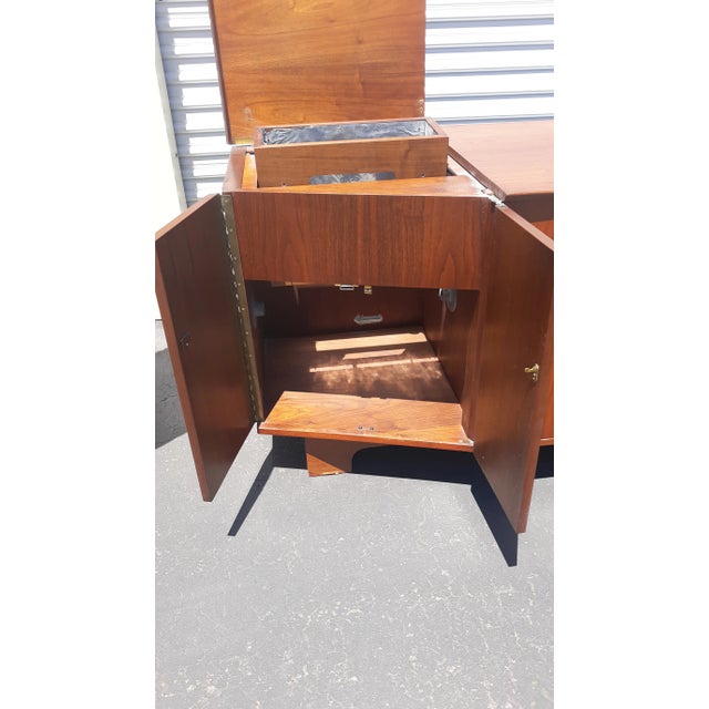 Brown Mid Century Teak Stereo Media Turntable Cabinet Sideboard Console For Sale - Image 8 of 16