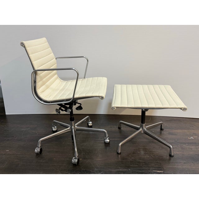 Charles + Ray Eames for Herman Miller Eames Aluminum Group Management Chair + Ottoman Set For Sale In San Francisco - Image 6 of 12