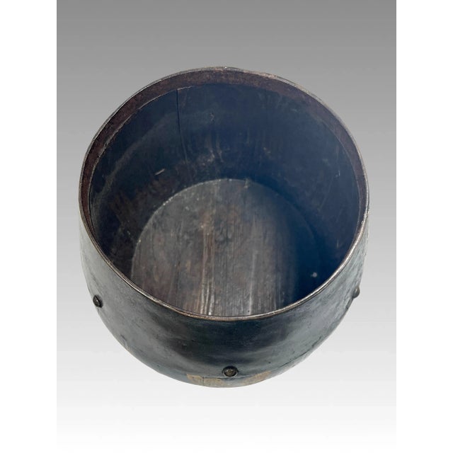 Certified Antique Chinese Elm & Fir Wooden Rice Measuring Container / Bucket Anhui Province With Gold Butterflies and Moths, Qing Dynasty For Sale In Tampa - Image 6 of 11