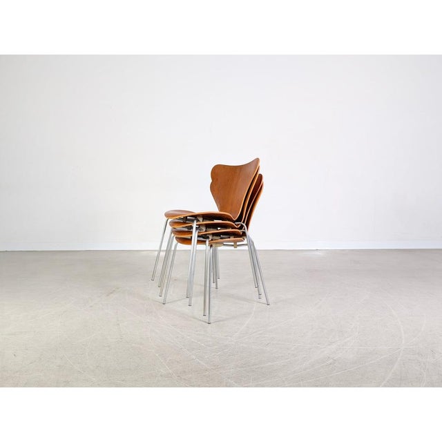 Mid-Century Model 3107 Chairs in Teak by Arne Jacobsen for Fritz Hansen, Set of 4 For Sale - Image 5 of 15