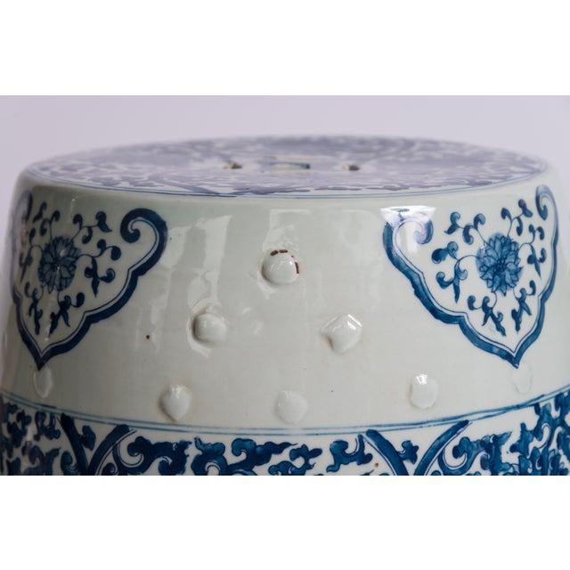 This is a beautiful Pair Of Blue And White Porcelain Chinese Oriental Drum Garden Seat. Decorated with Blue Chrysanthemums...