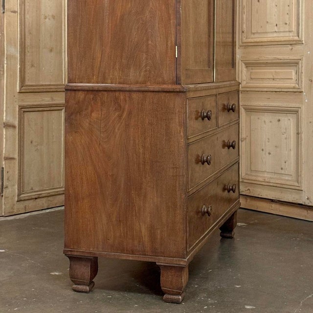 19th Century English Figured Walnut Linen Press ~ Wardrobe For Sale - Image 12 of 18