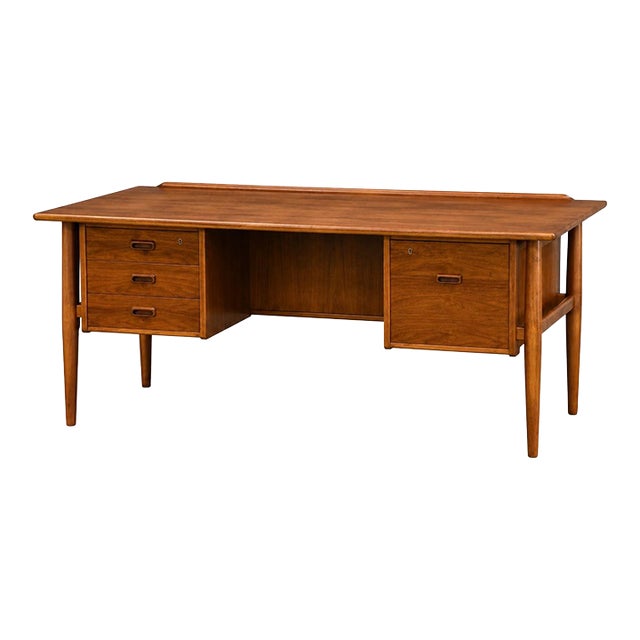 1960s Refinished Modern Walnut Floating Desk by Goran Strand for Lelangs Møbelfabrik For Sale