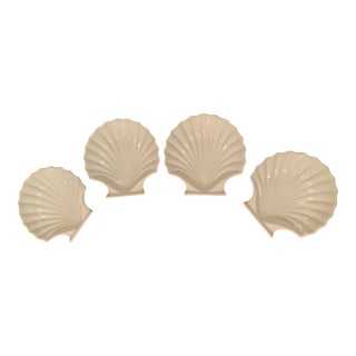 Ceramic Clam Shell Appetizer Dishes - Coastal Serve Ware, Palm Beach Regency, Beach House, Cottagecore, Nautical, Entertaining, Catchalls - Set of 4 For Sale