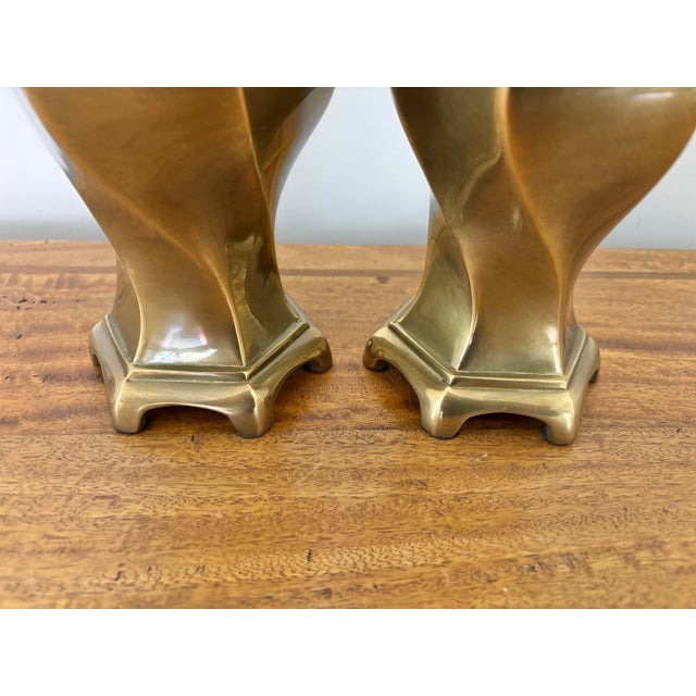 Pair of Vintage Brass Twisted Urn Table Lamp, After Ethan Allen For Sale - Image 11 of 12