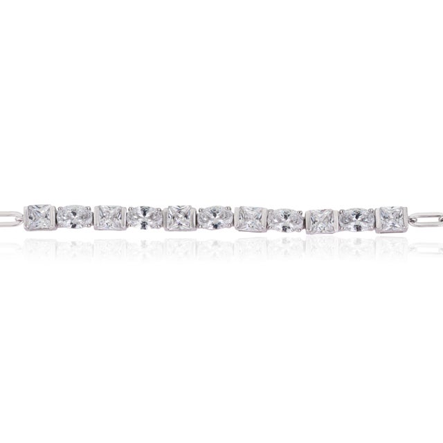 Metal Carat&Her Moderne Adjustable White Cz Multi Stone Link Chain Bracelet - Gift for Her For Sale - Image 7 of 12