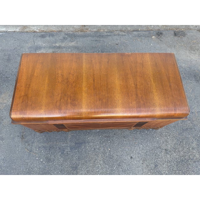 Brown 1930s Montgomery Ward Art Deco Cedar Hope Chest For Sale - Image 8 of 11