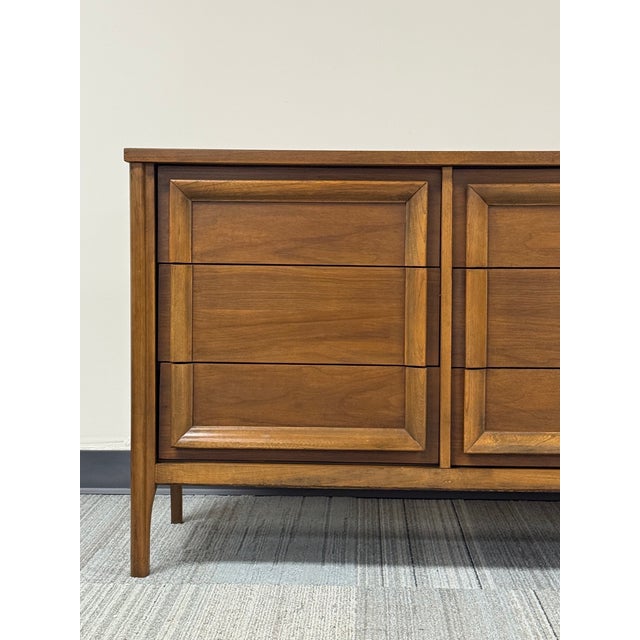 Mid-Century Modern 9-Drawer Walnut Dresser For Sale - Image 4 of 11