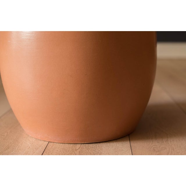 Terra Cotta Large Vintage California Terra Cotta Planter Pot by Gainey Ceramics For Sale - Image 8 of 11