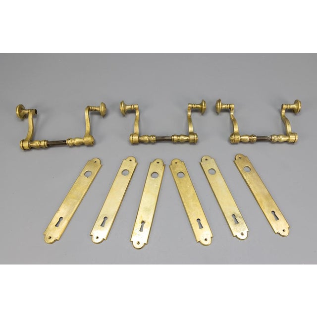 Metal French Art Deco Brass Door Handle Sets with Keyhole Backplates, 1930s, Set of 9 For Sale - Image 7 of 12