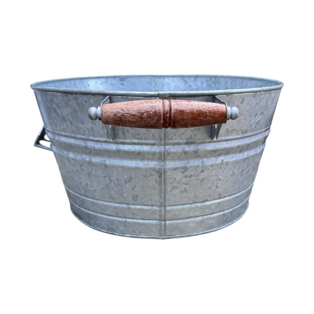 Pottery Barn 2001 Rustic Farmhouse Pottery Barn Galvanized Metal Party Bucket / Beverage Tub For Sale - Image 4 of 11