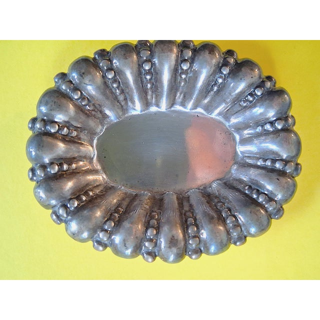 Offered is a lovely vintage Peruvian sterling silver art deco trinket ring dish/master salt with alternating flutes and...