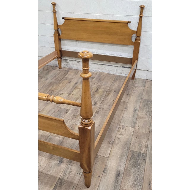 Traditional Vintage Full Size Traditional Style Low Poster Bed For Sale - Image 3 of 12