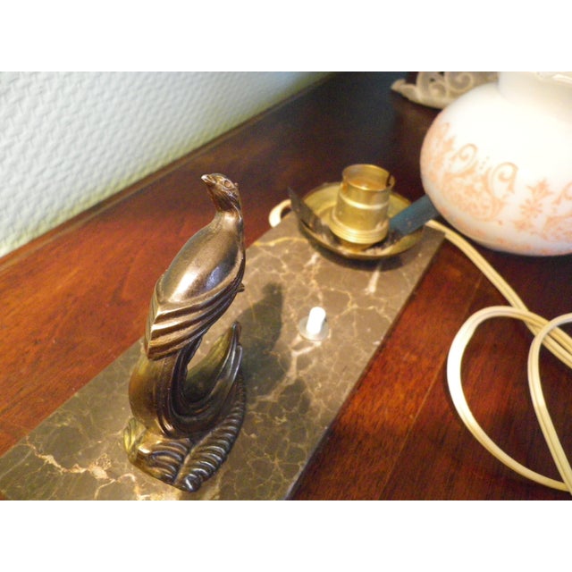 Table Lamp with Marble Base, White and Salmon Opaline Glass Shade, and Bronze-Patinated Spelter Bird Decoration, 1940s For Sale - Image 6 of 9