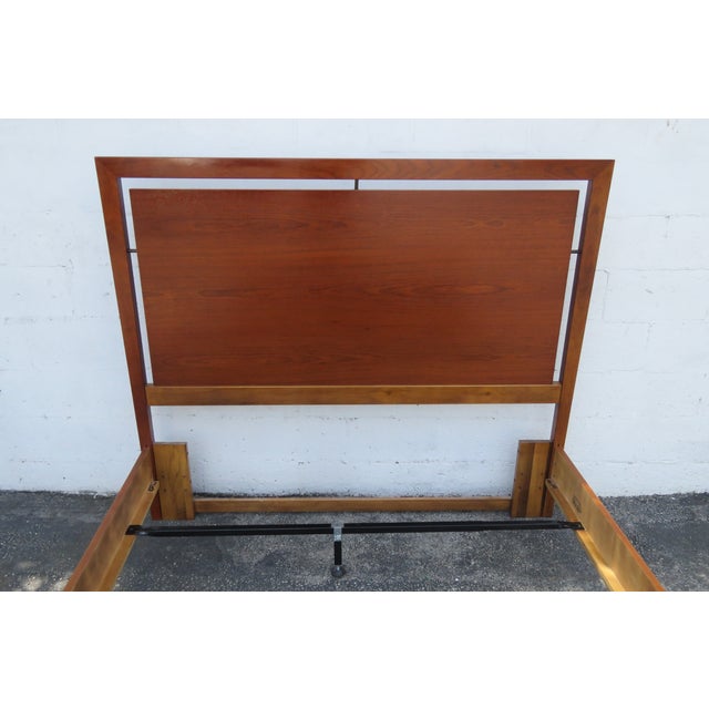 Stanley Modern Queen Size Bed 5916 For Sale - Image 10 of 12