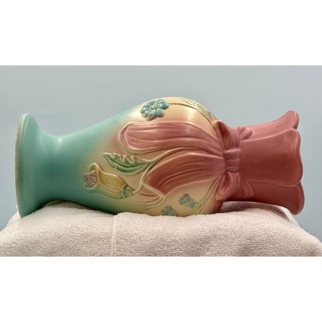 1940s Vintage Large Hull Pottery Bow Knot Vase For Sale - Image 6 of 12