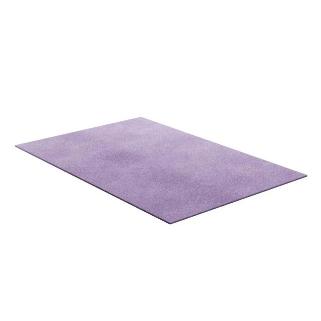 Tapis Rectangular Lavanda #008 is a modern rug with a regular shape. Our essential rugs are available in different shapes...