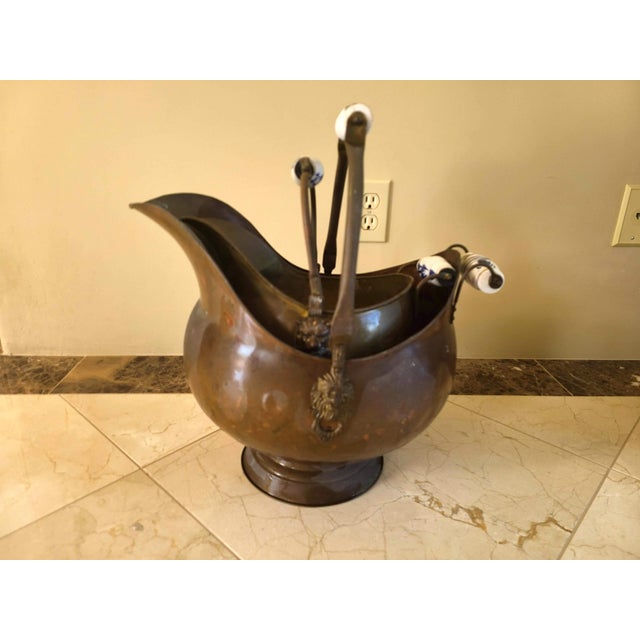 Metal Antique 1900s Copper Coal Scuttle Buckets With Porcelain Handles - Set of 2 For Sale - Image 7 of 8